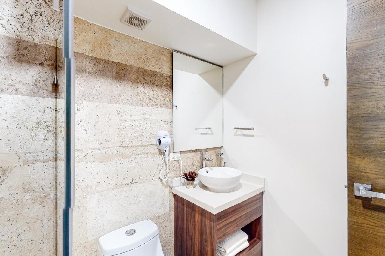 Отель Menesse Midtown 2 Unit 208 Плая-дель-Кармен Экстерьер фото