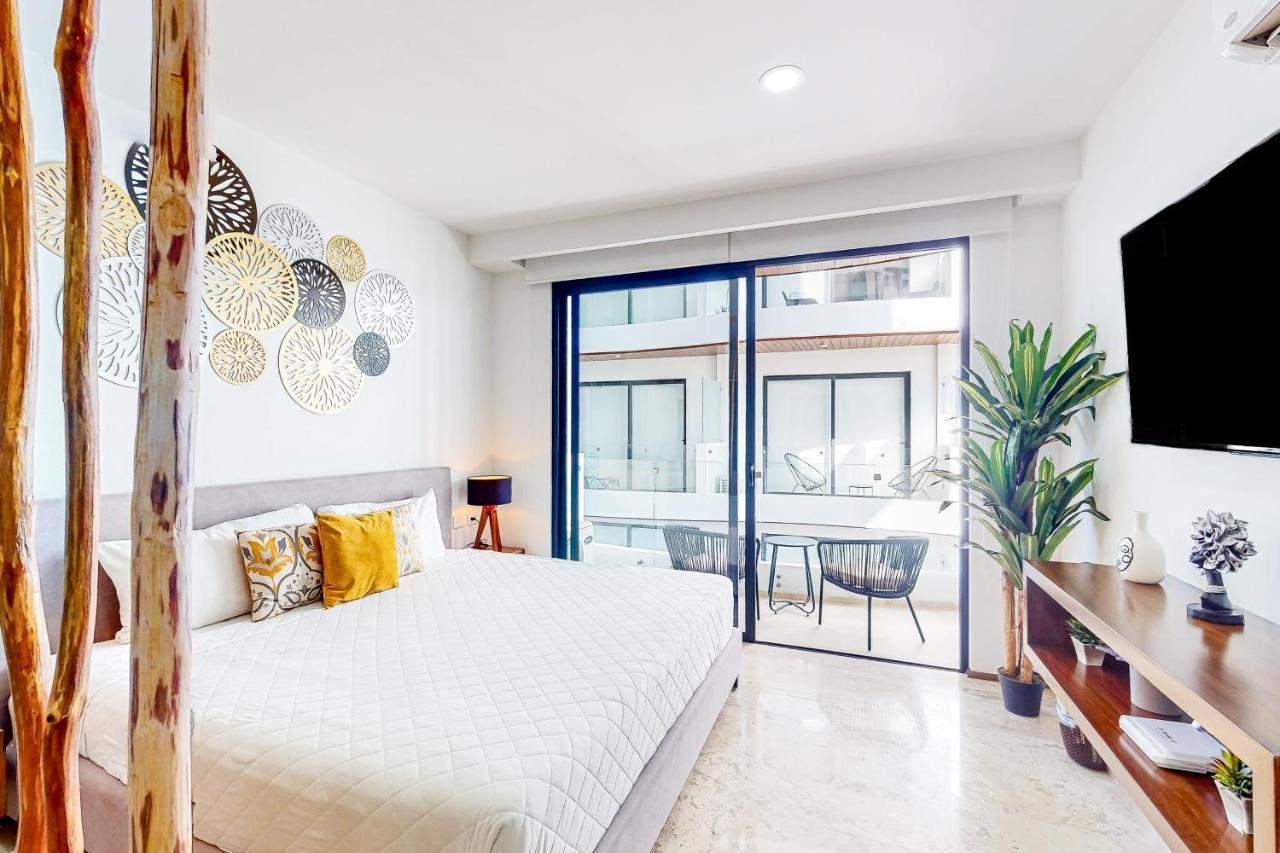 Отель Menesse Midtown 2 Unit 208 Плая-дель-Кармен Экстерьер фото